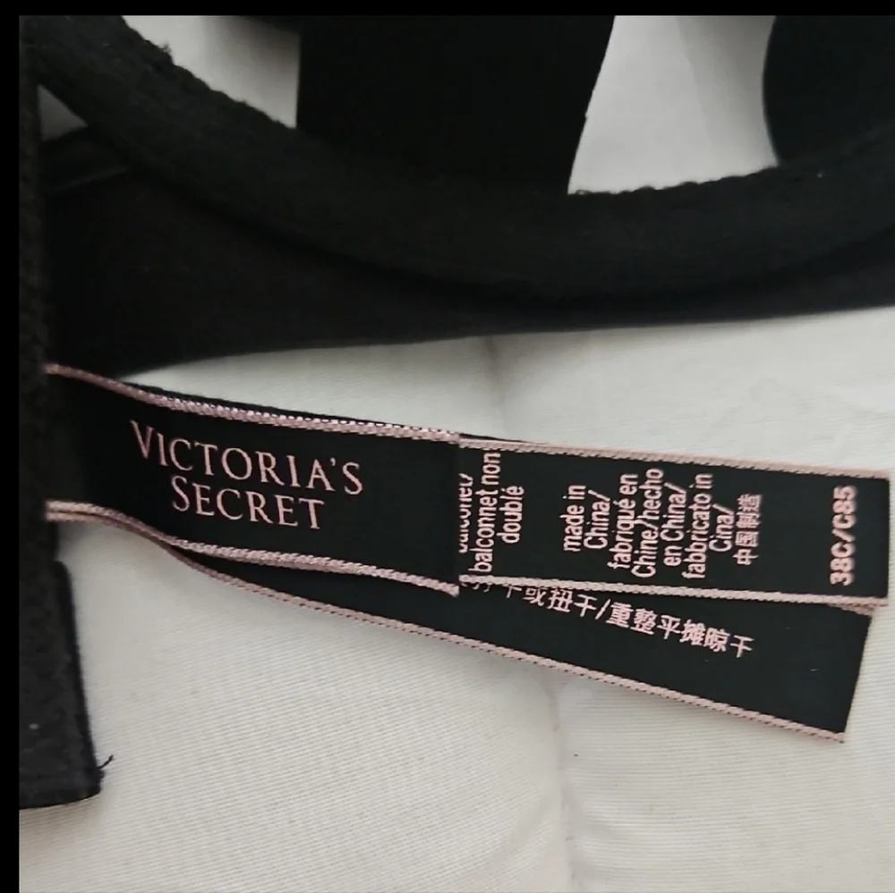 Black Strappy Bra - Picture 4 of 9
